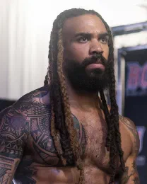 The Demand (Ricochet, Bishop Kaun y Toa Liona), The Don Callis Family (Mark Davis y Andrade El Ídolo), y The Dogs (David Finlay y Clark Connors)