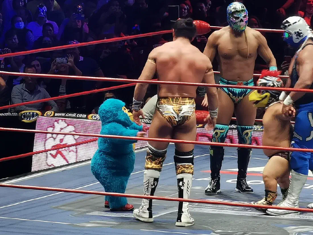 El CMLL y la NFL unen fuerzas en la Arena México con la «Noche de Cascos y Máscaras»
